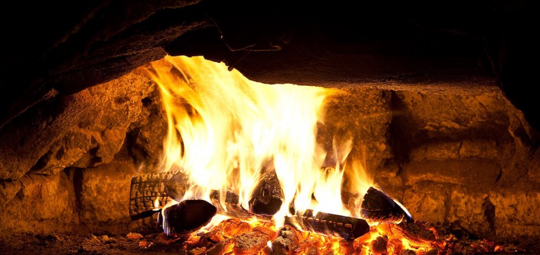 暖炉用薪販売しています！